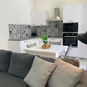 Charming Central Townhouse In By Assetflow Pro Appartamento Sliema