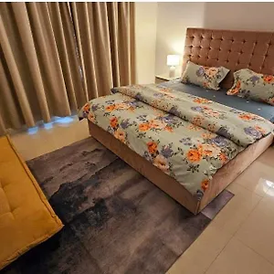 Splendid Near Airport Homestay Dubai