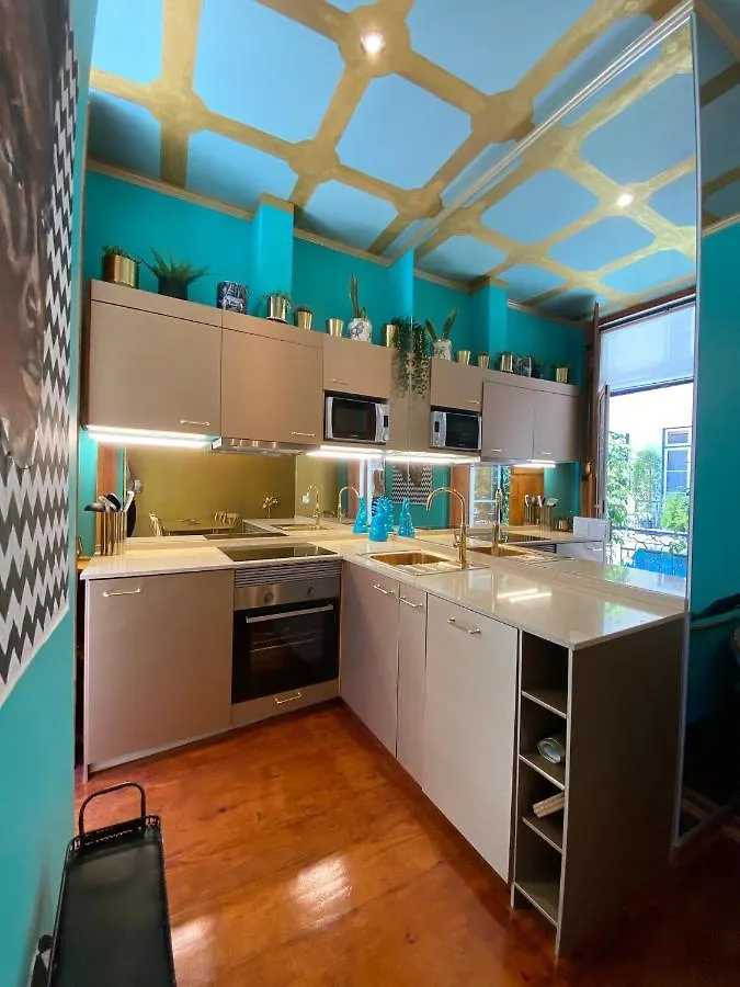 Arty Home In The Heart Of Lisbon , Baixa Chiado